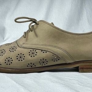 Clark's Alania Posey Sand Nubuck Oxford Shoes